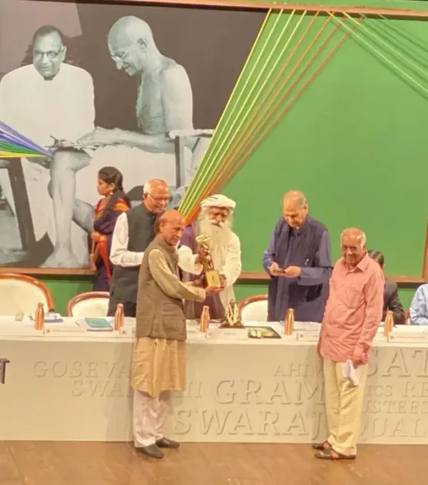 Receiving Jamnalal Bajaj Award in Mumbai